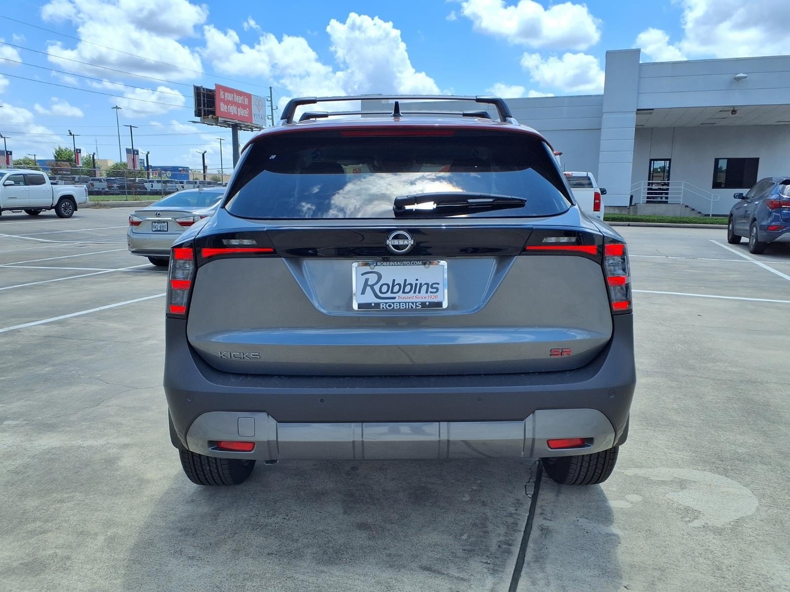 New 2026 Gun Metallic / Scarlet Ember Tintcoat Two-tone Nissan SR image 6