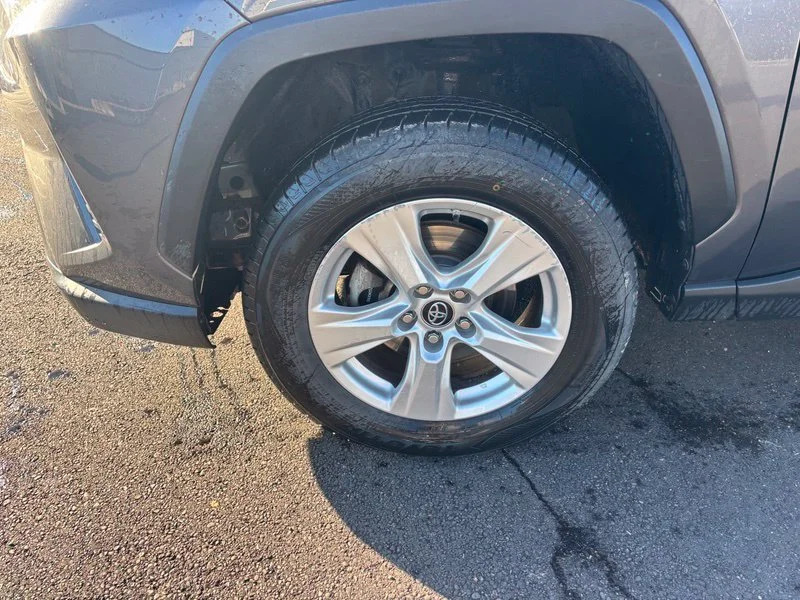 Used 2019 Gray Toyota XLE image 17