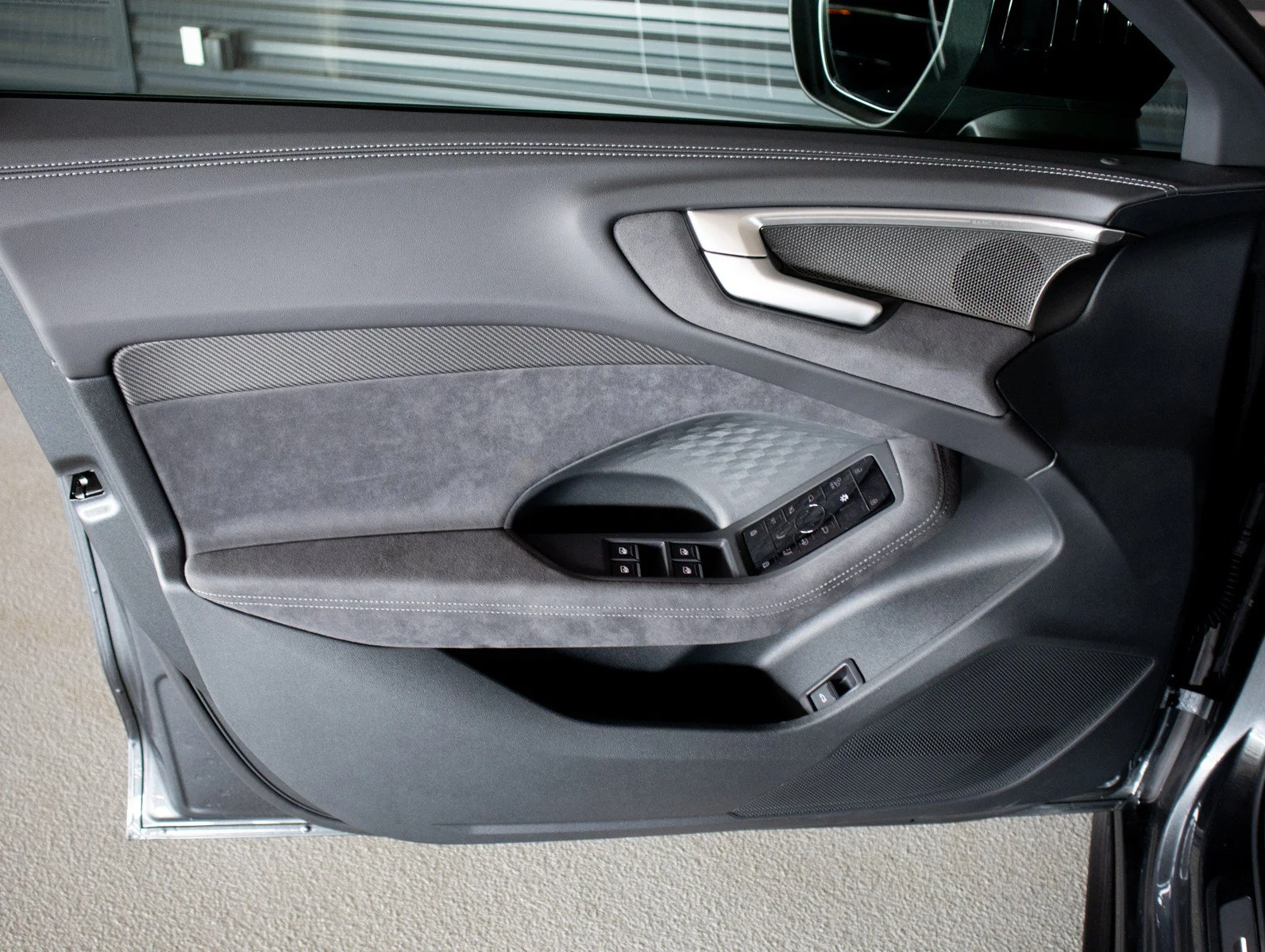 New 2026 Daytona Gray Pearl Effect Audi Premium Plus image 26