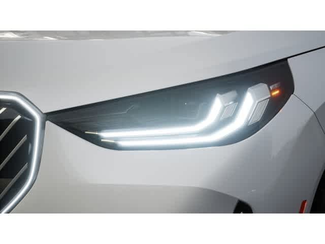 New 2026 Mineral White Metallic BMW 30 xDrive image 6