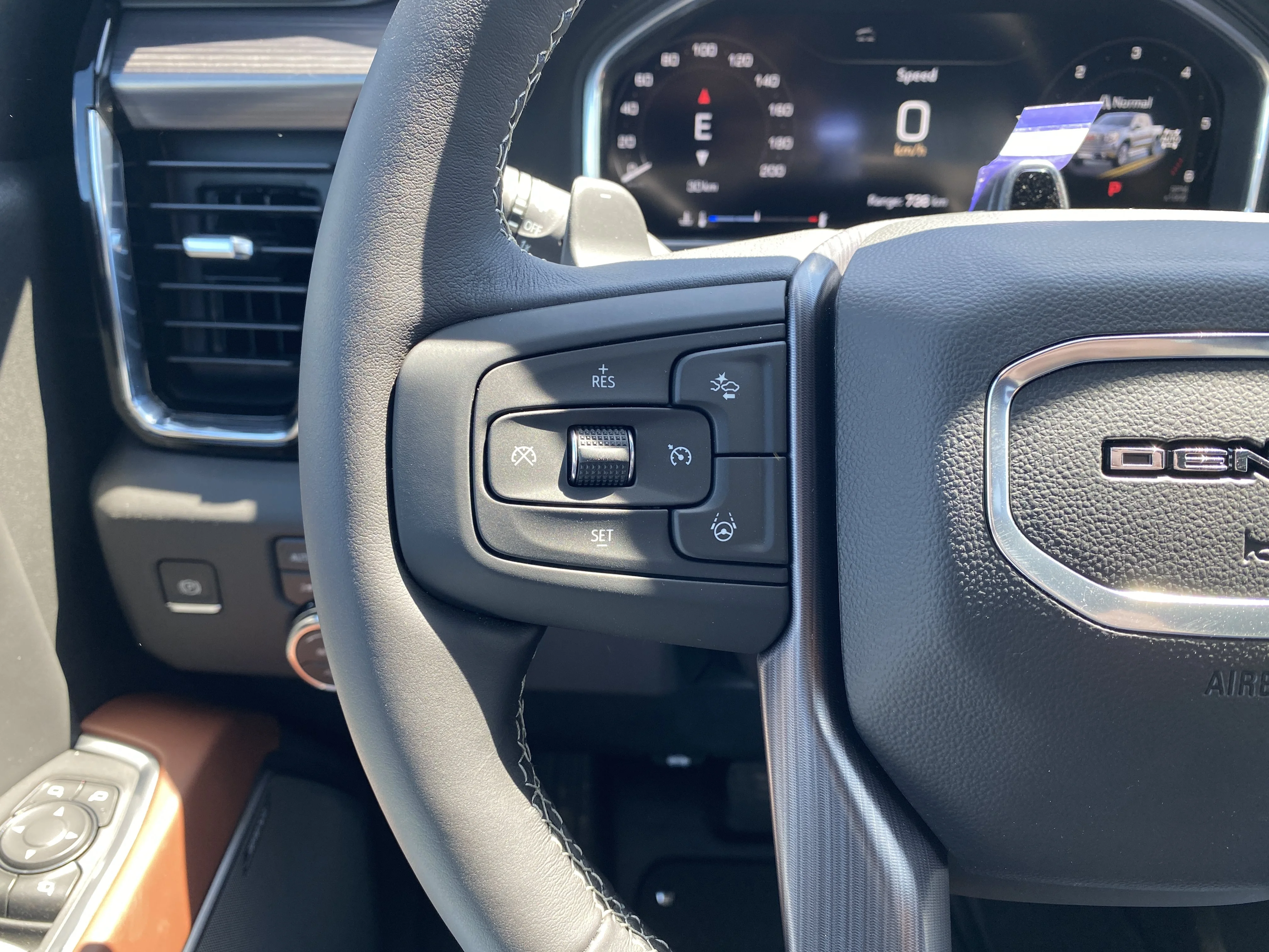 New 2026 GLACIER WHITE TRICOAT GMC Denali Ultimate image 17