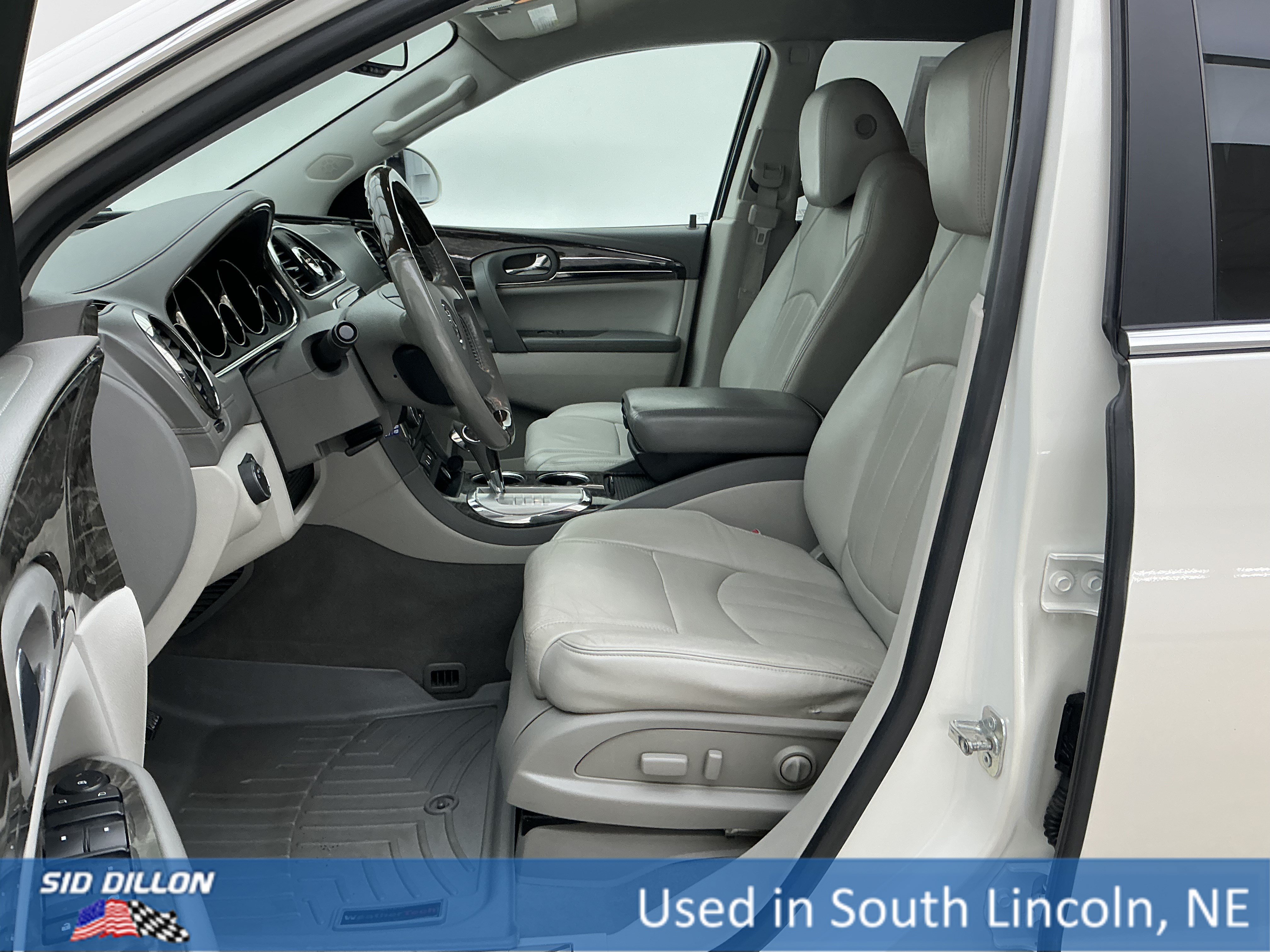 Used 2013 White Diamond Tricoat Buick  image 17