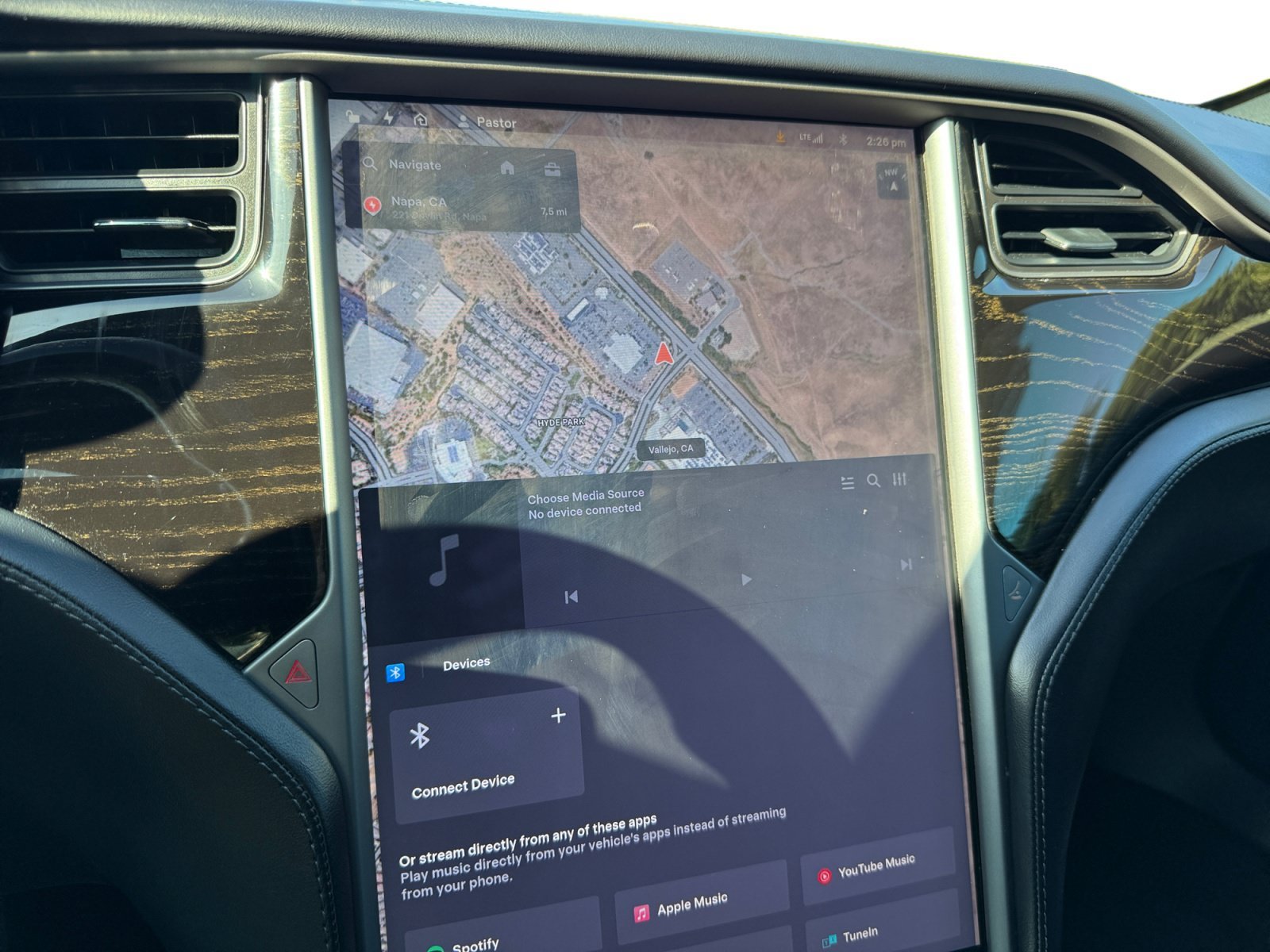 Used 2018 Obsidian Black Metallic Tesla 75D image 12