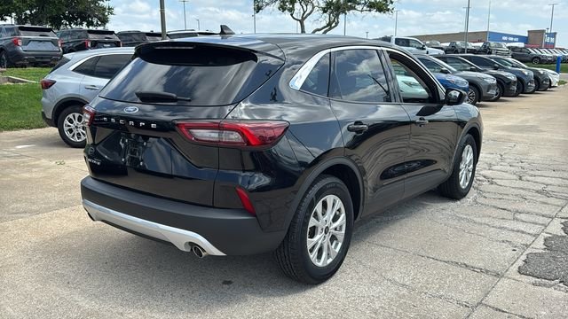 Used 2023 Black Ford Active image 14