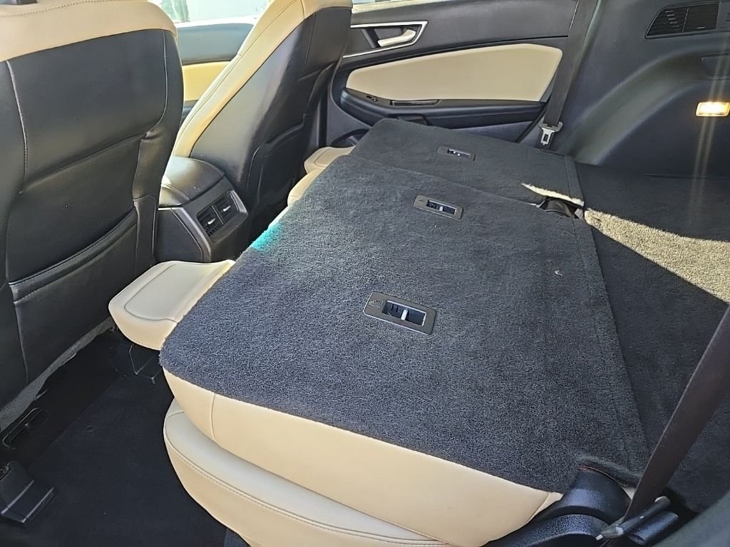 Used 2019 Blue Ford SEL image 90