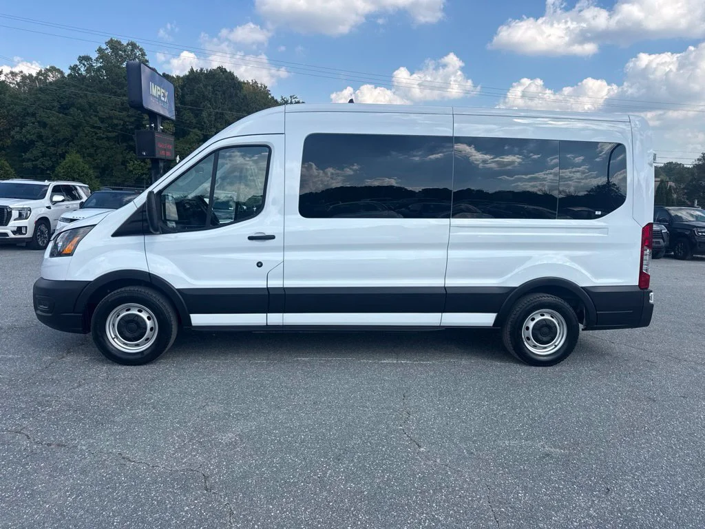 Used 2023 White Ford XL image 2