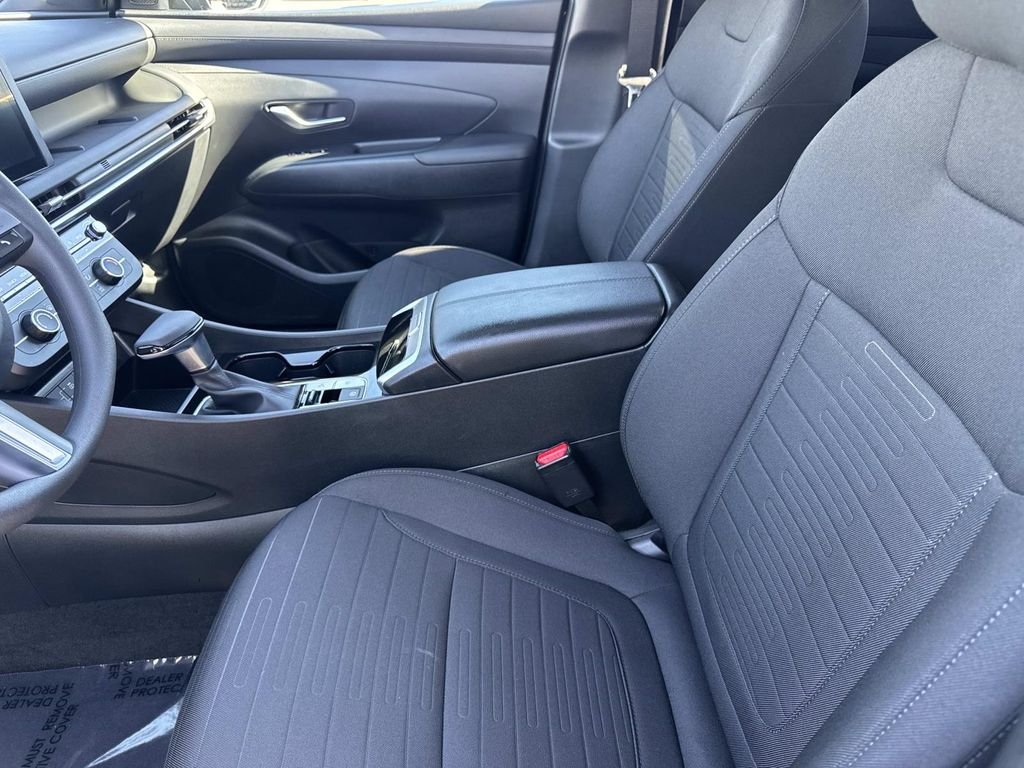2025 Hyundai Santa Cruz SE - Photo 25