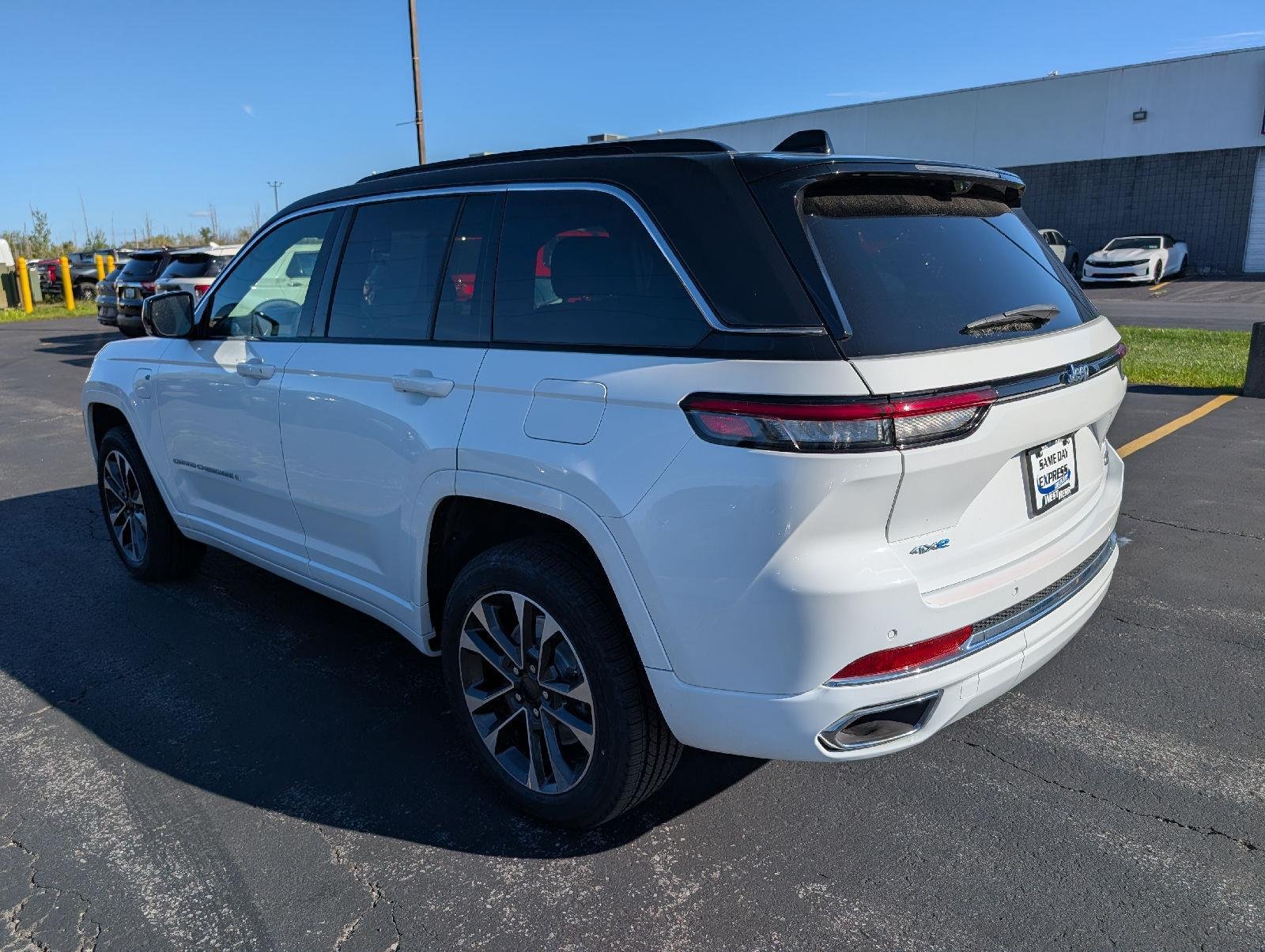 Used 2024 Bright White Clearcoat Jeep Overland image 5