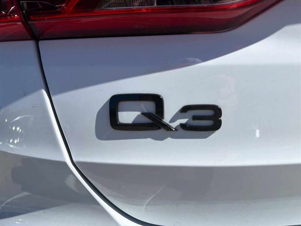 Used 2025 White Audi Premium Plus image 21