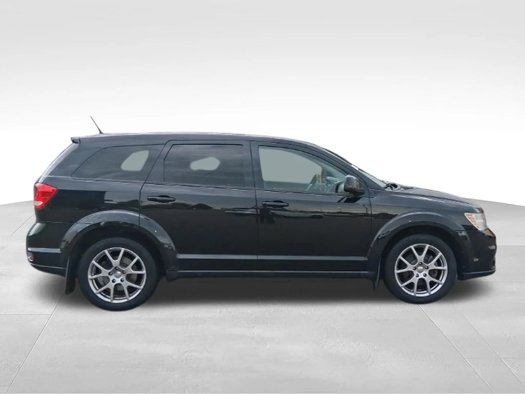Used 2013 Brilliant Black Crystal Pearlcoat Dodge R/T image 8