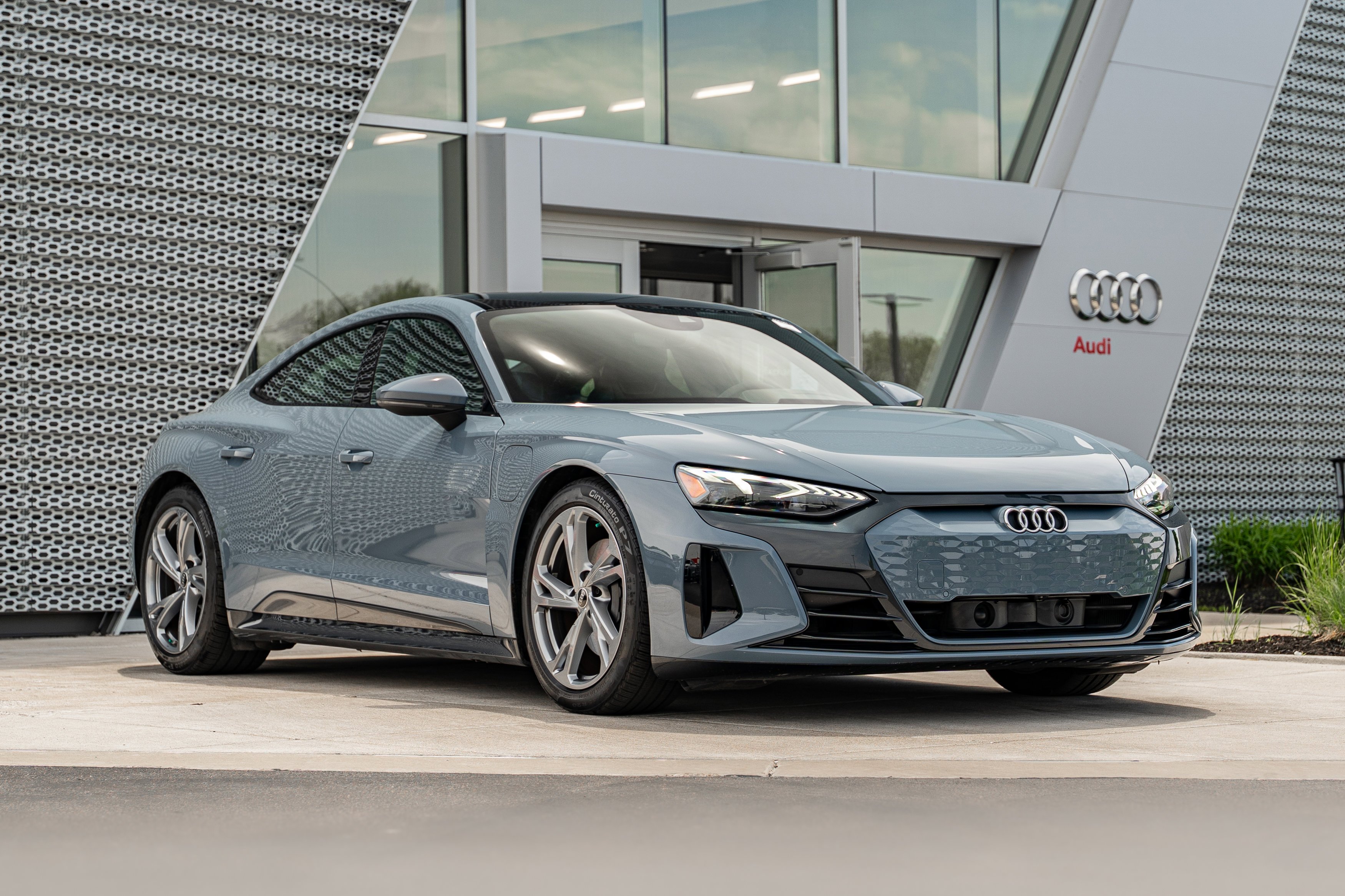 2023 Audi e-tron GT Premium Plus quattro's photo