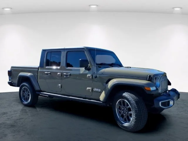 Used 2020 Green Jeep Overland image 5