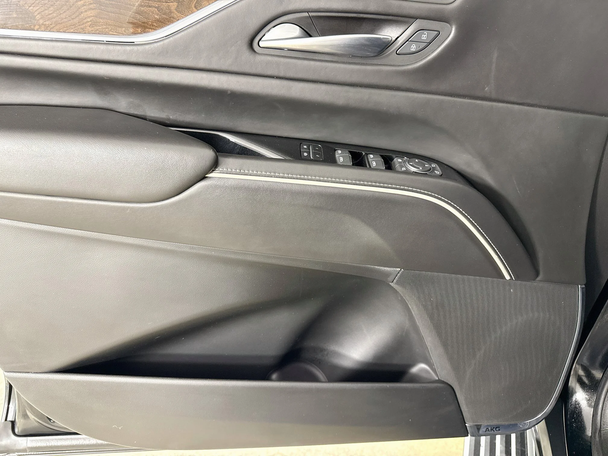 Used 2021 BLACK RAVEN Cadillac Sport Platinum image 20