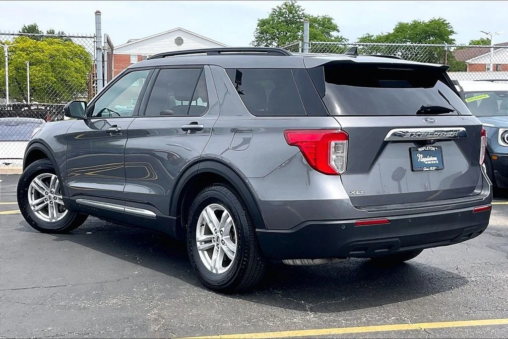Used 2021 Gray Ford XLT image 10