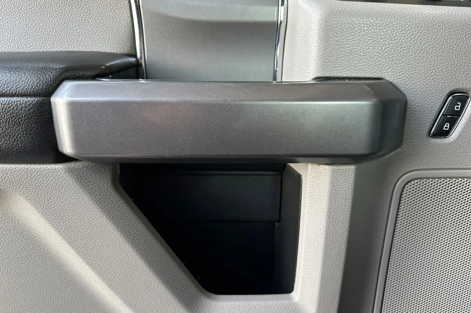 Certified Used 2022 Stone Gray Metallic Ford XLT image 12