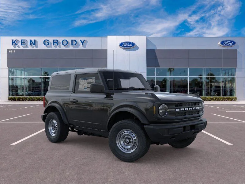 2026 Ford Bronco Base 4x4's photo