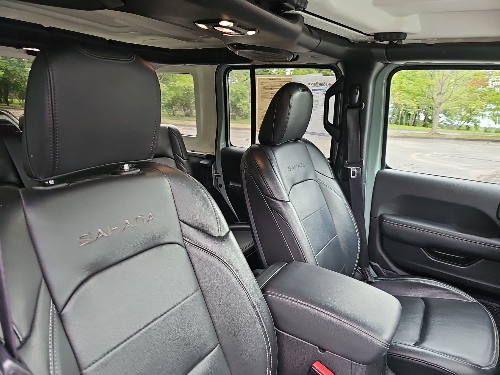 Certified Used 2023 Earl Clearcoat Jeep Sahara image 10