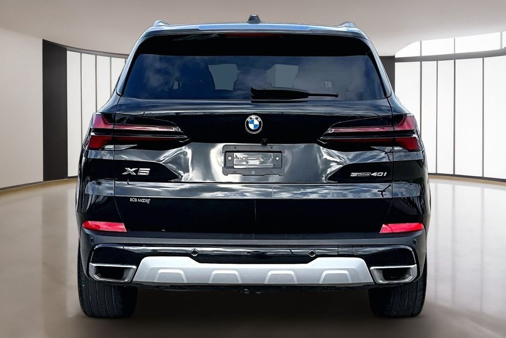 Used 2025 Black BMW sDrive40i image 4