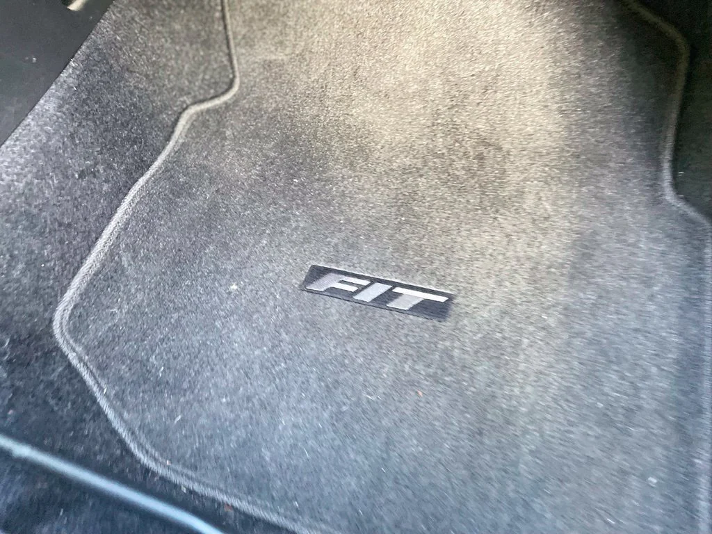 Used 2010 White Honda Base image 21