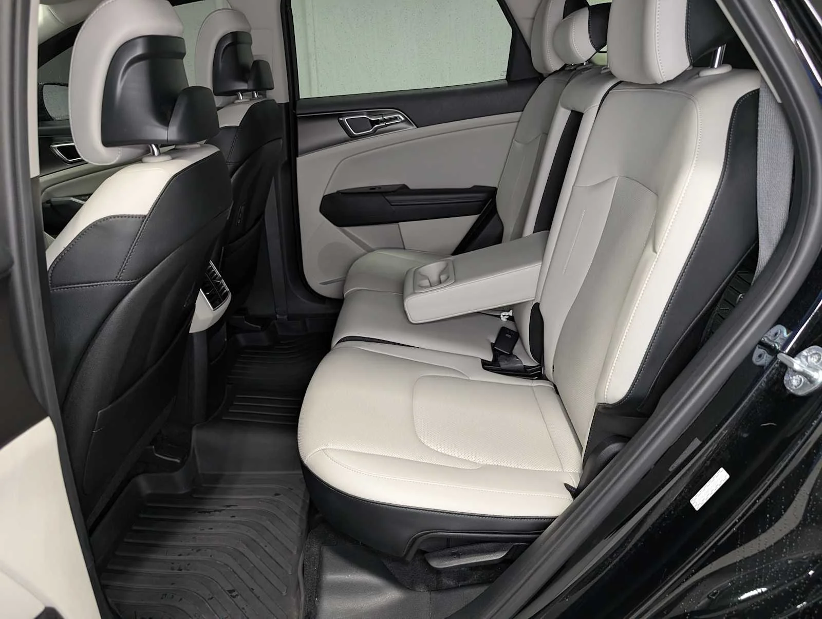 Used 2023 Ebony Black Kia EX image 18