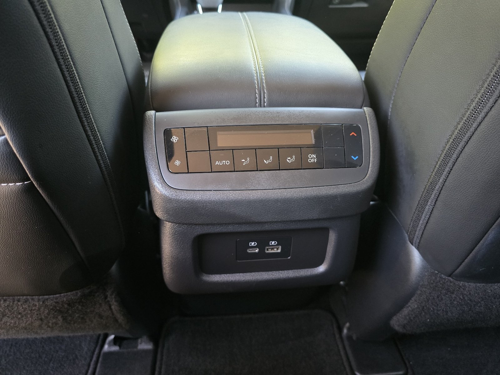 2024 Nissan Pathfinder SL - Photo 24