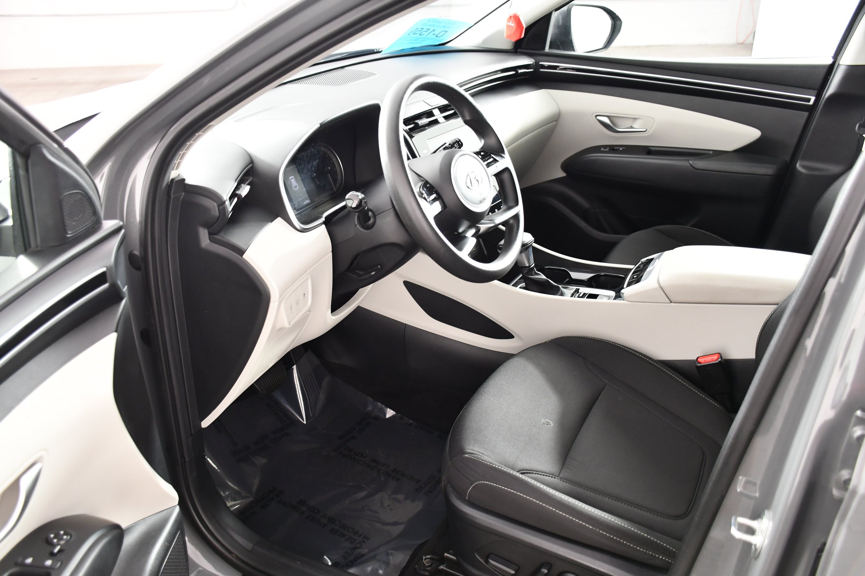 Used 2024 Hampton Gray Hyundai SEL image 2
