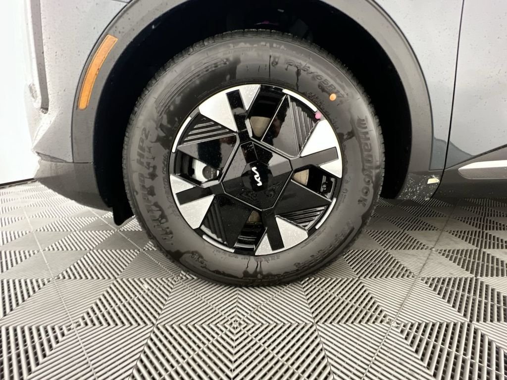 New 2026 Gravity Gray Kia LX image 13