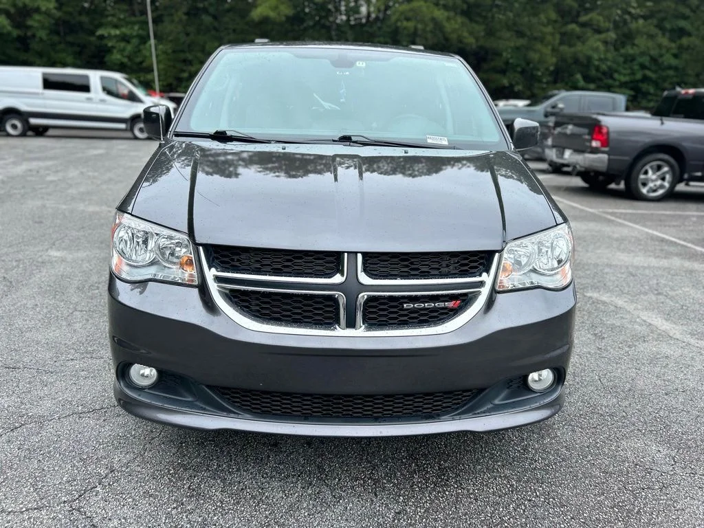Used 2019 Gray Dodge SXT image 2