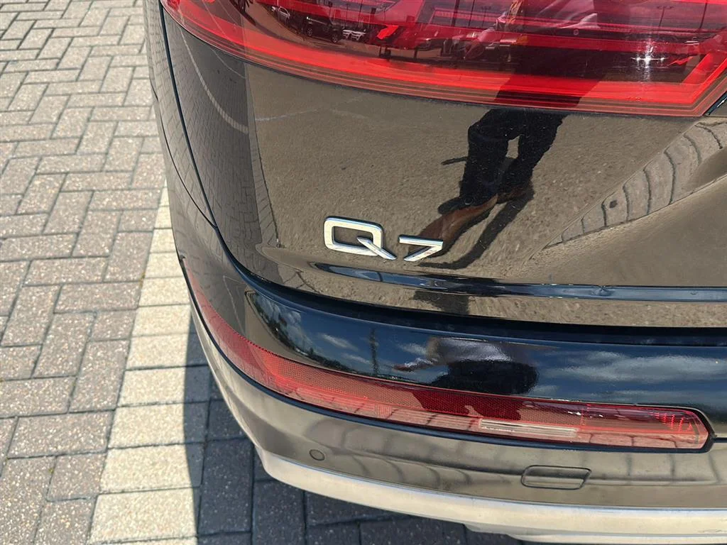 Used 2019 ORCA BLACK METALLIC AUDI QUATTRO image 5