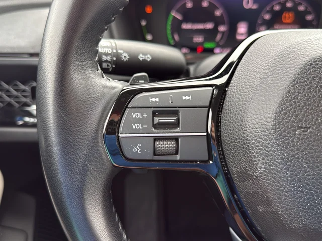Used 2023 White Honda Touring image 38