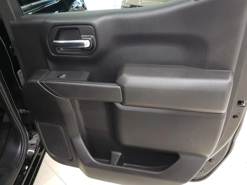Used 2024 Onyx Black GMC Pro image 18