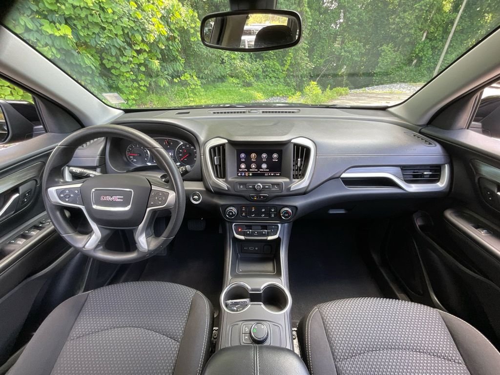 Used 2022 Black GMC SLE image 19