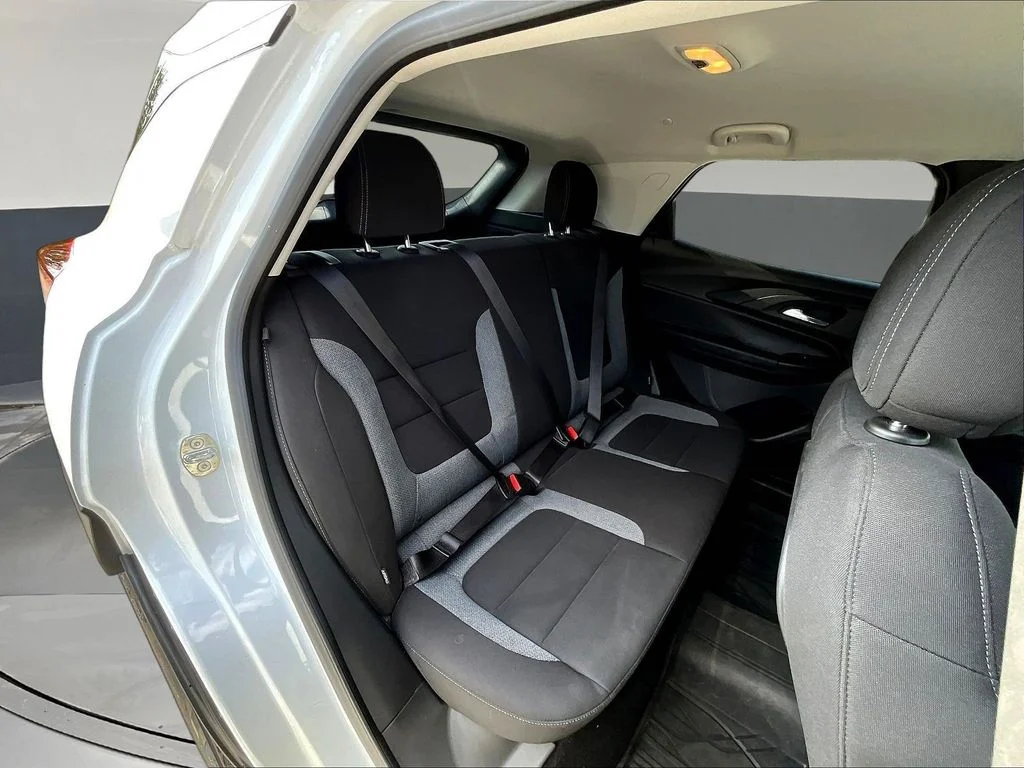 Used 2023 White Chevrolet LT image 27