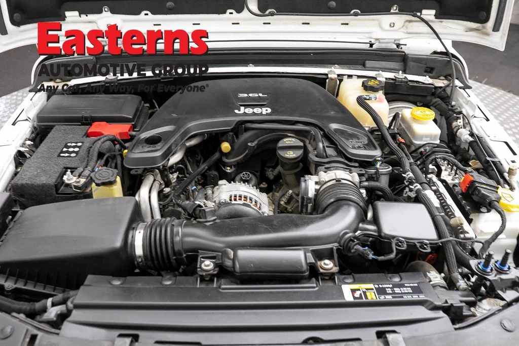 Used 2018 White Jeep Unlimited Sport S image 7