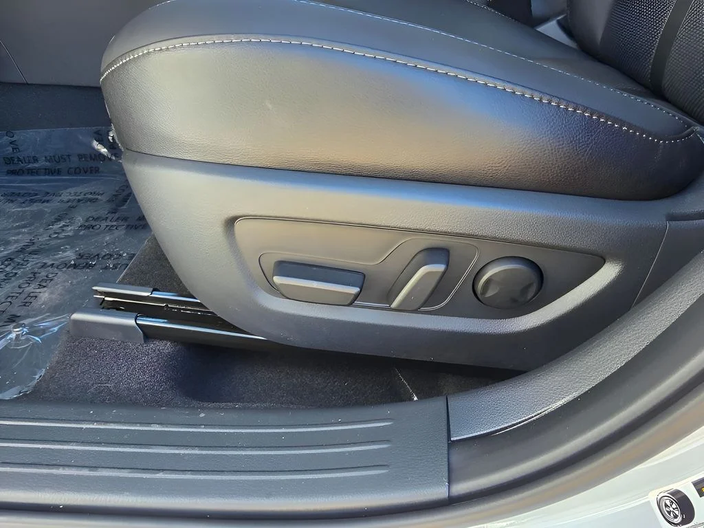 Used 2026 Wind Chill Pearl Mazda Premium image 13