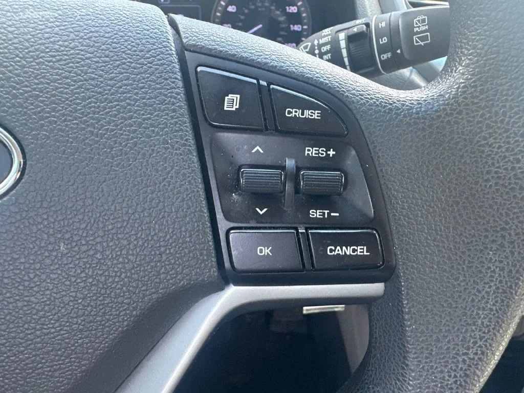 Used 2016 Gray Hyundai SE image 17