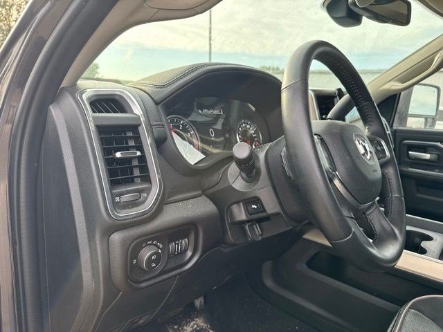 Used 2024 Granite Crystal Metallic Clearcoat Ram Laramie image 15