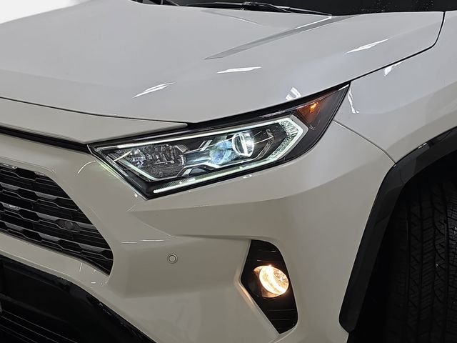 Certified Used 2021 White Toyota XSE image 28
