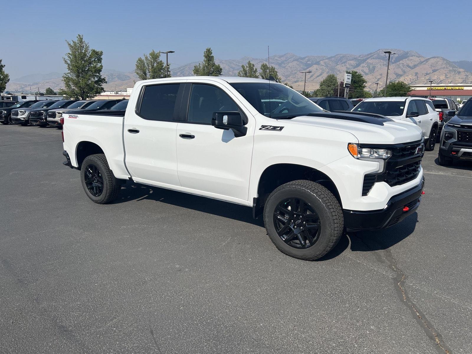 New 2026 Summit White Chevrolet LT Trail Boss image 7