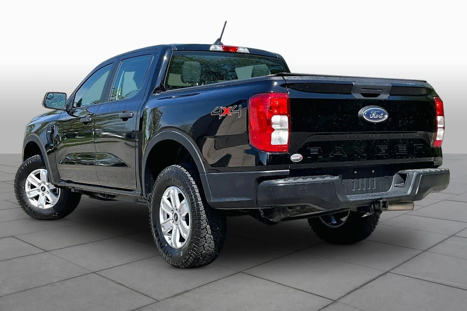 Used 2025 Shadow Black Ford XL image 12