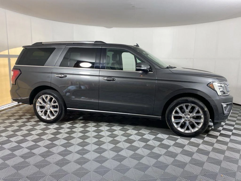 Used 2018 Magnetic Ford Limited image 4