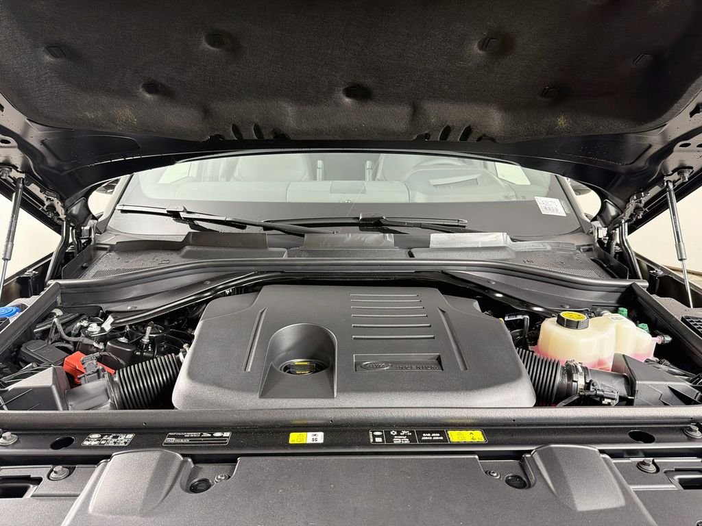 New 2027 Santorini Black Land Rover SE image 32