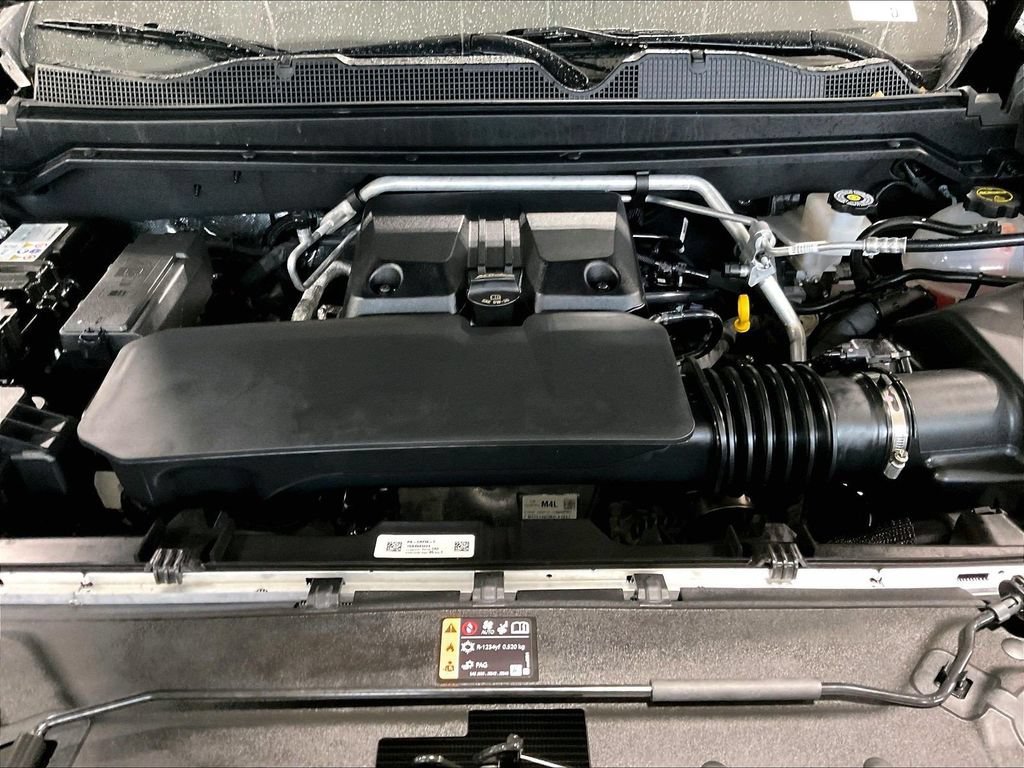 Used 2025 Black Chevrolet ZR2 image 30