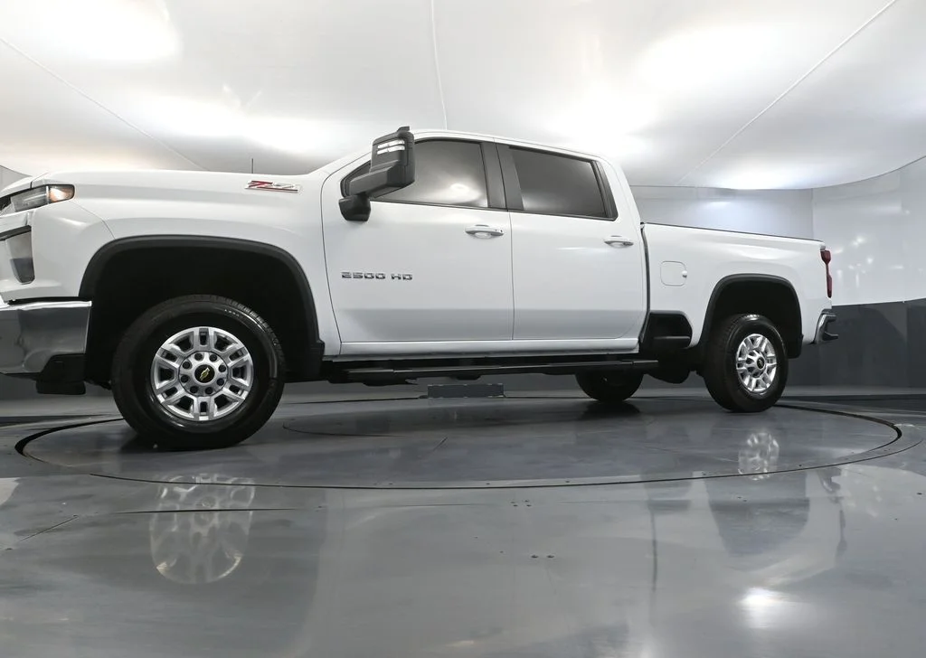 Used 2022  Chevrolet LT image 56