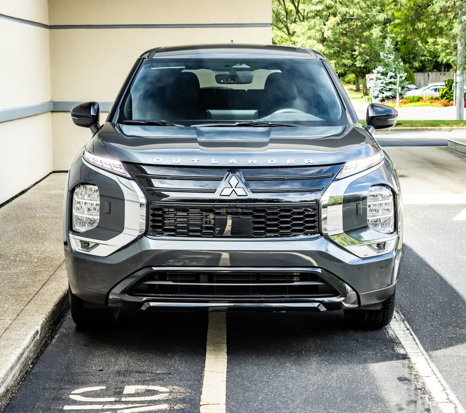 New 2026 Gray Mitsubishi LE image 2
