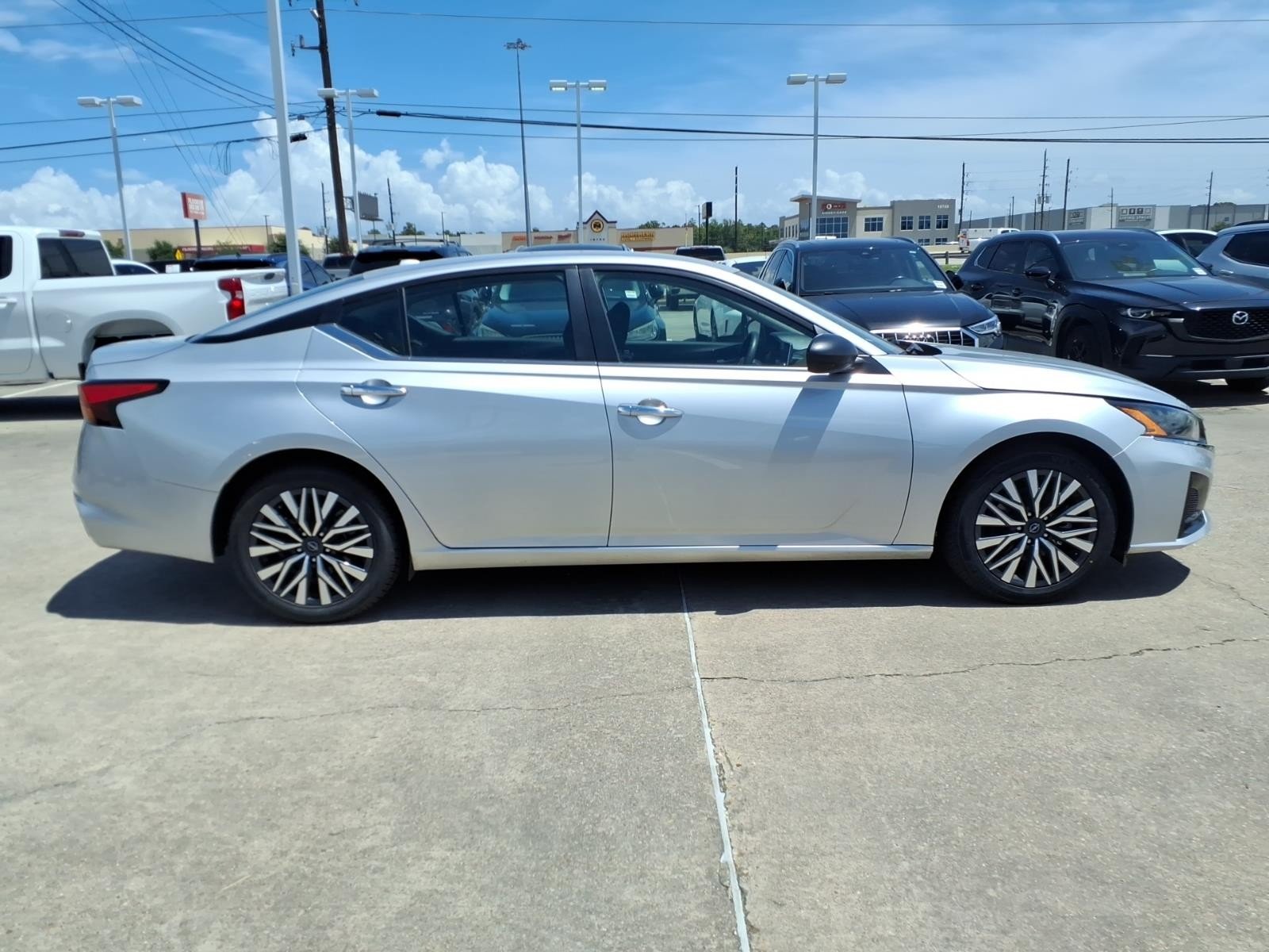 2024 Nissan Altima 2.5 SV Silver at Robbins Nissan