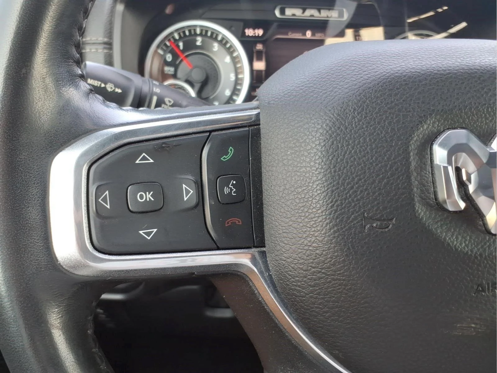 Used 2023 Diamond Black Crystal Pearlcoat Ram Laramie image 21
