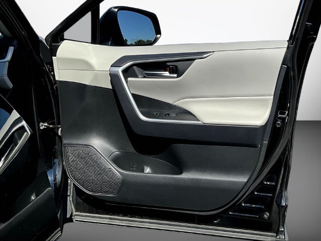 Used 2024 Black Toyota XLE image 33