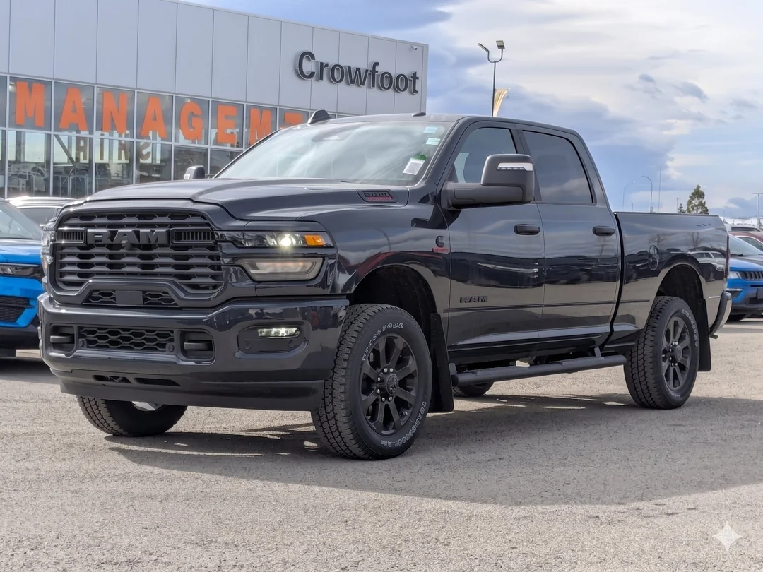 New 2026 Blue RAM Big Horn - - 4x4 - Night Edition - Big Horn Lvl 1 Plus Grp - 5th Wheel/Gooseneck Prep & More! image 4