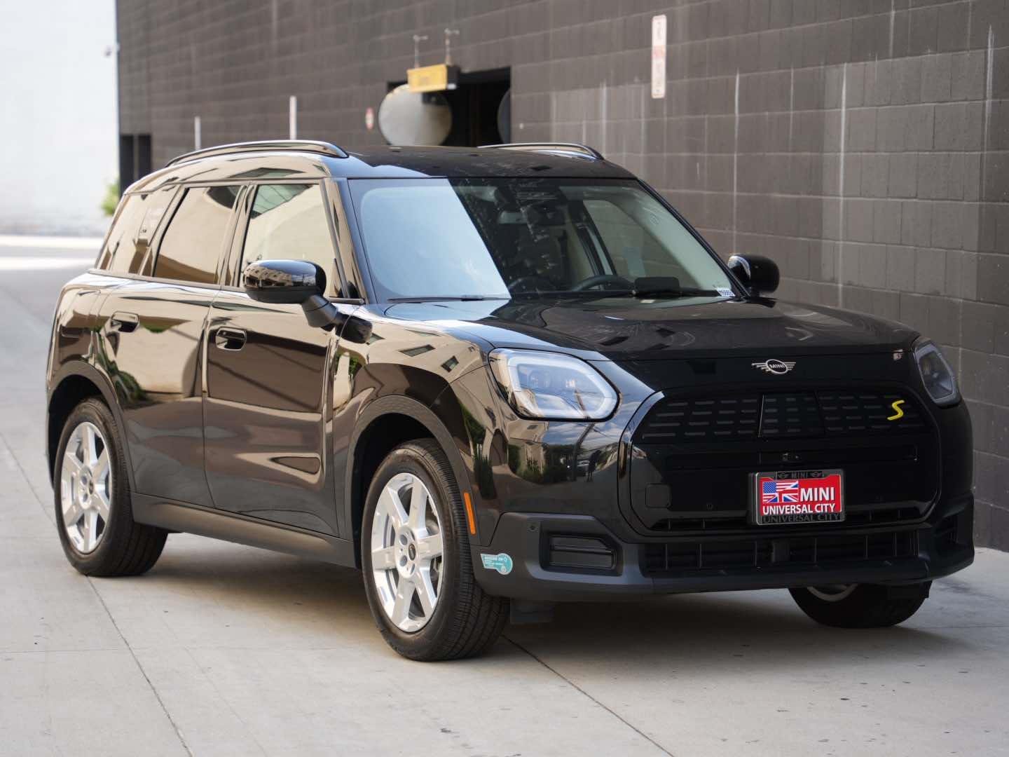2025 MINI Countryman SE ALL4's photo